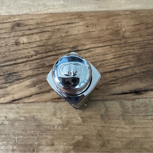 NEW Dior Addict Refillable Hydrating Lipstick ~ Re(d)volution (745) 💋 - Picture 3 of 8